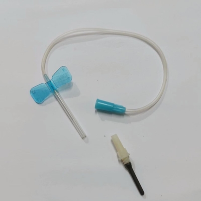 Sterile venöses Blut-Sammlungs-Nadel-Kopfhaut-Ader stellt blauen medizinischen Grad 23G ein